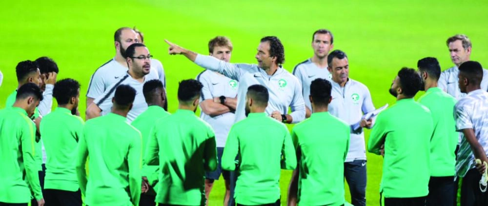 






من مران الأخضر في الإمارات                                                                                                  (إعلامي المنتخب)