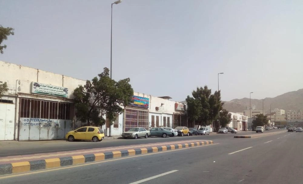 صناعية شارع الحج في العاصمة المقدسة (مكة)