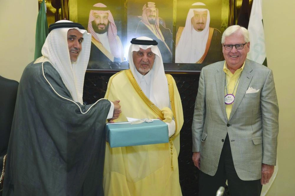 ..وخلال استقبال وفد منظمة الرؤساء التنفيذيين 