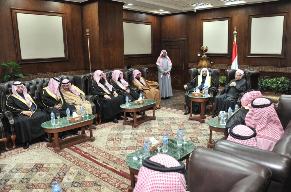 من لقاء آل الشيخ وشوقي علام (مكة)