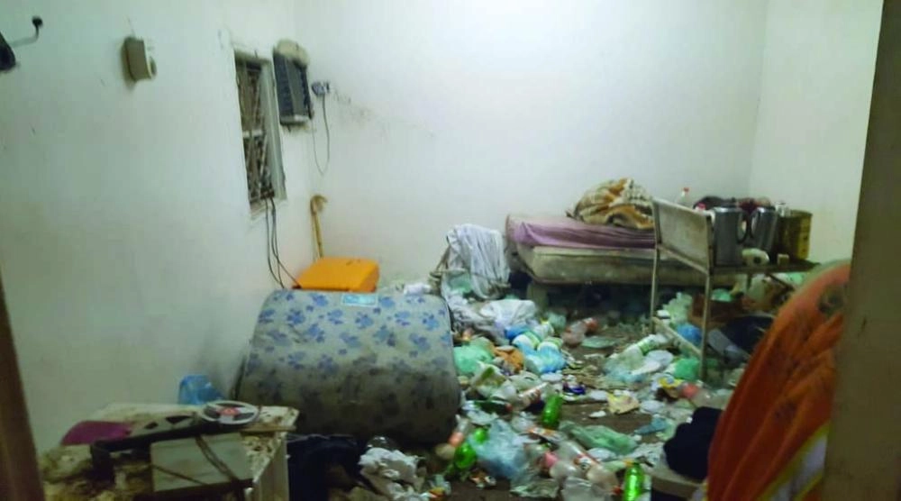 






الغرفة التي يقطنها المسن                                         (مكة)