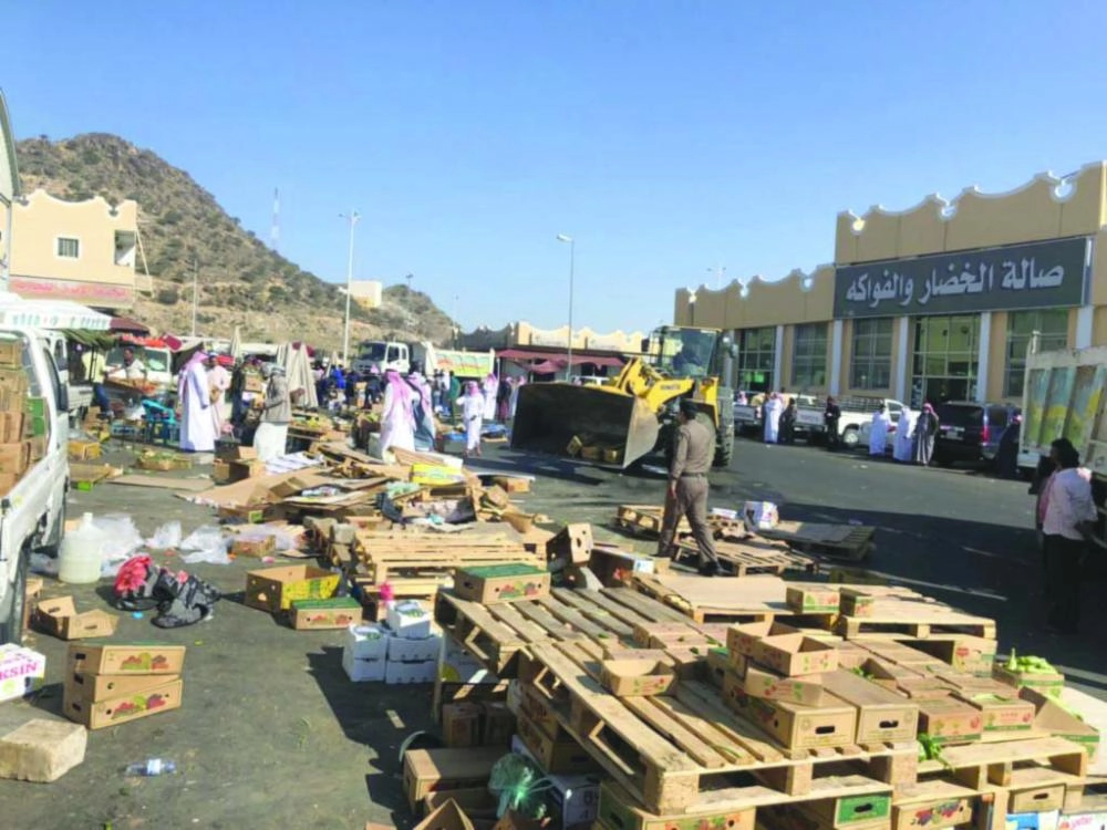 من أعمال إزالة البسطات العشوائية  (مكة)