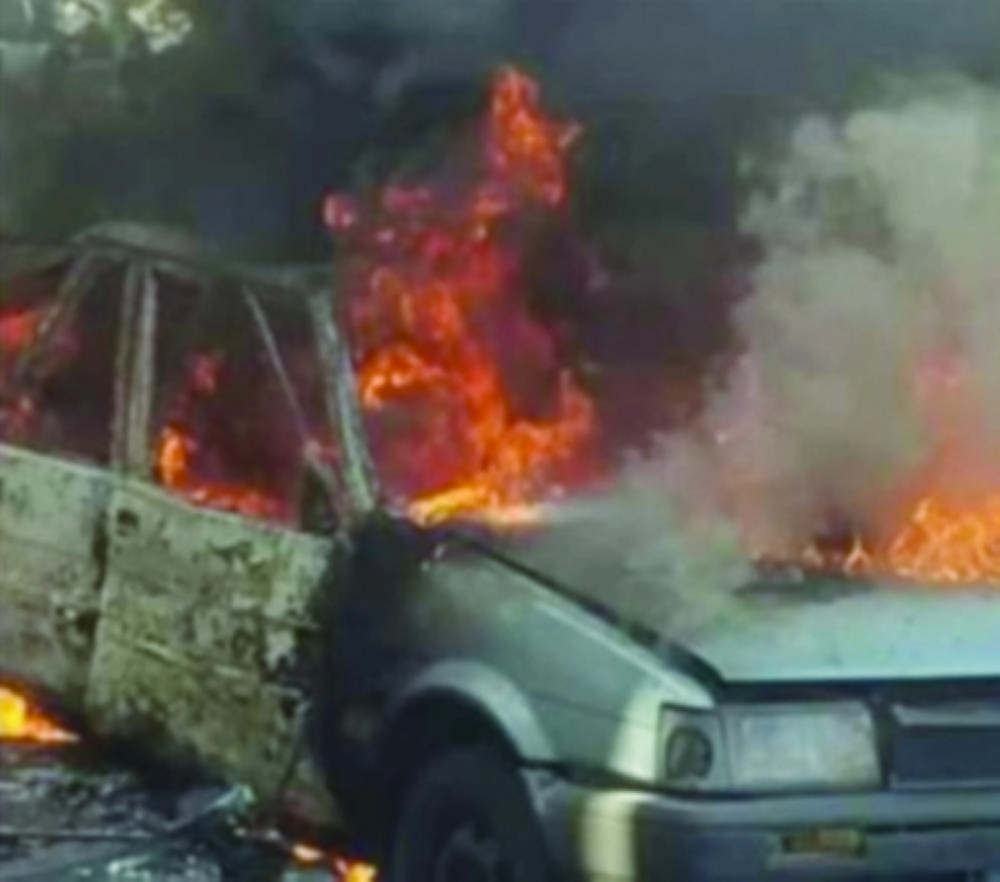 






آثار الخروقات الحوثية على سيارة مدنية