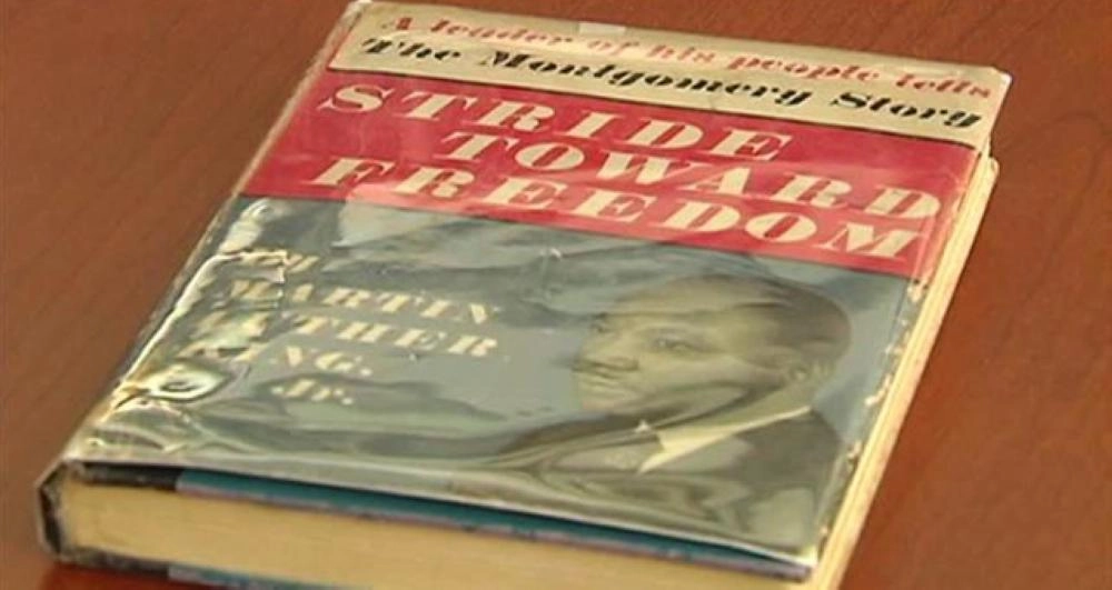 (69NEWS) الكتاب