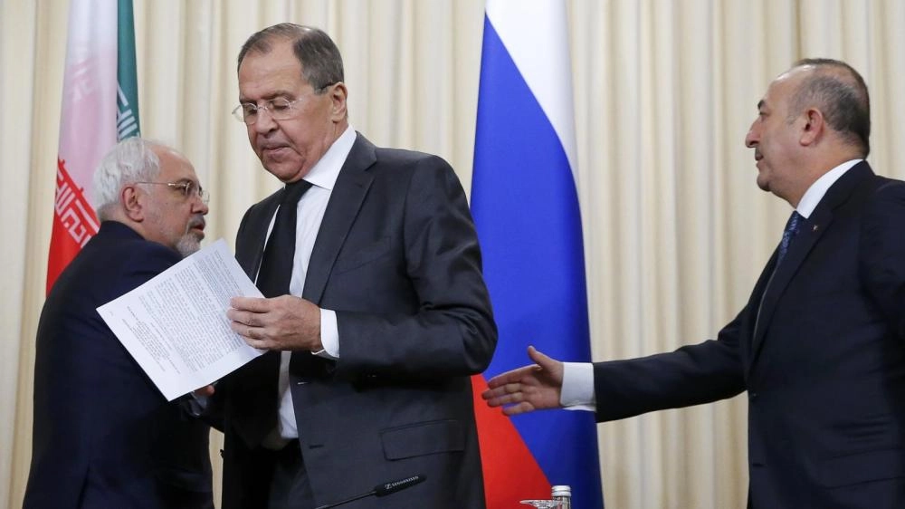 






وزراء خارجية تركيا وروسيا وإيران في اجتماع سابق