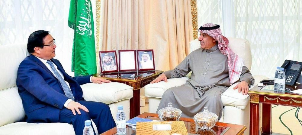 ويلتقي لي هواشين ..