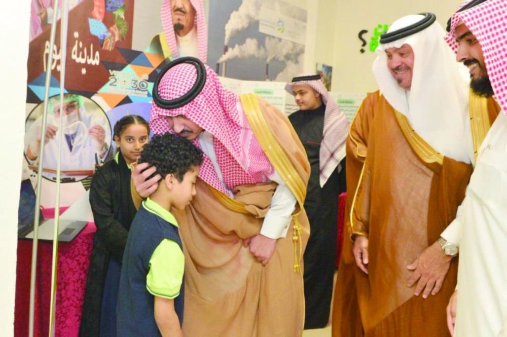 بدر بن سلطان خلال الزيارة (مكة )