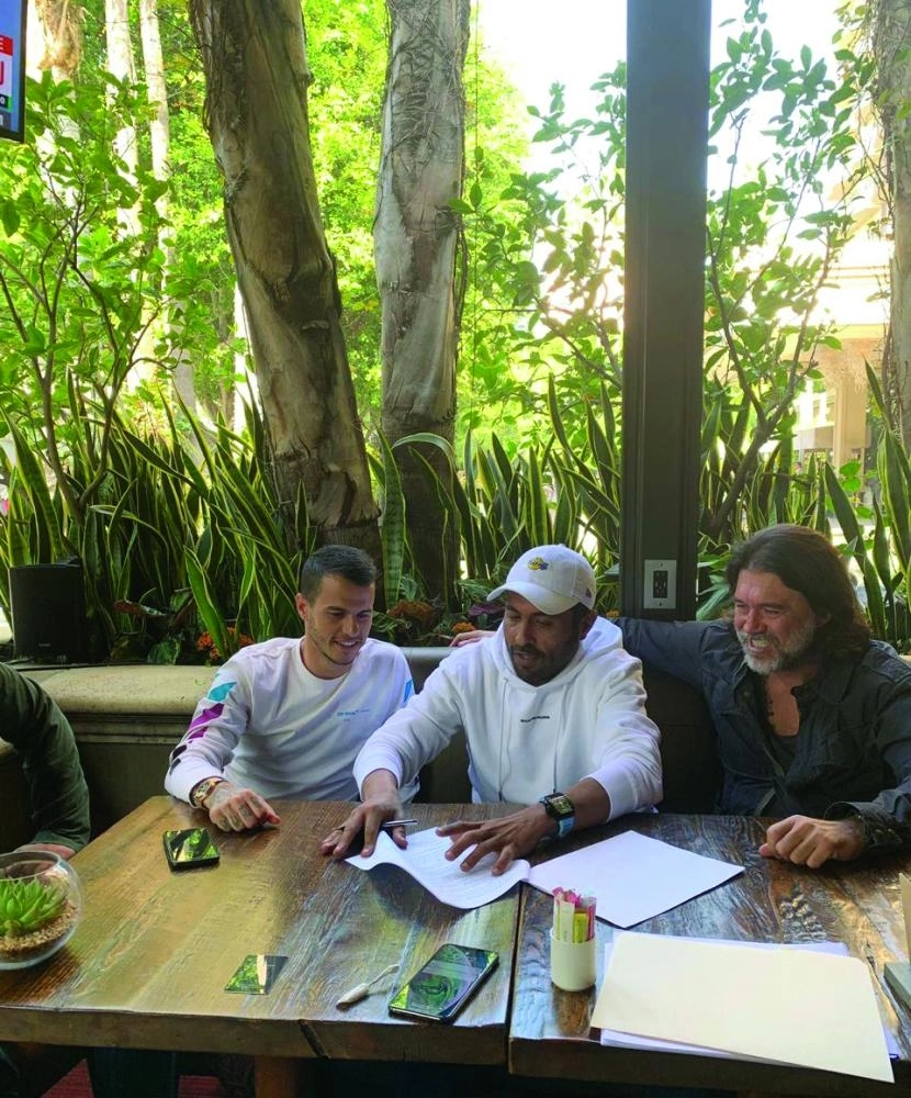 






محمد بن فيصل خلال توقيع العقد مع جيو فينكو                (إعلامي الهلال)