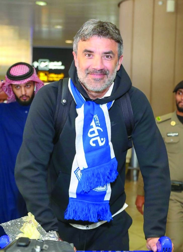 لحظة وصول زوران مطار الملك خالد الدولي