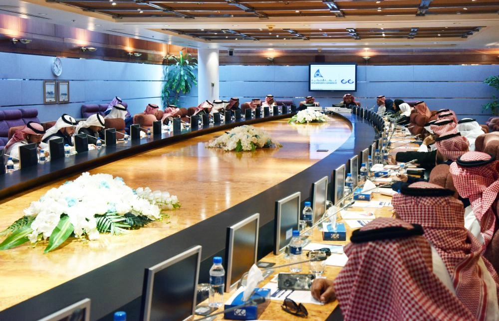 جانب من ورشة العمل أمس (غرفة الشرقية)