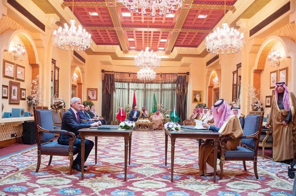 






خادم الحرمين ورئيس وزراء ألبانيا يشهدان توقيع الاتفاقيات