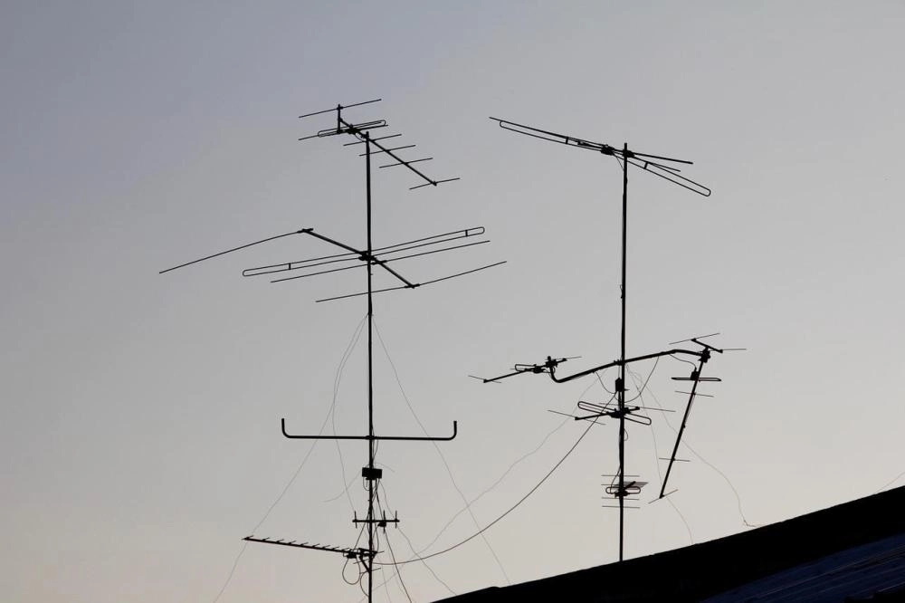 Antennas-Reception-Transmitter-Radio-Communication-1124628