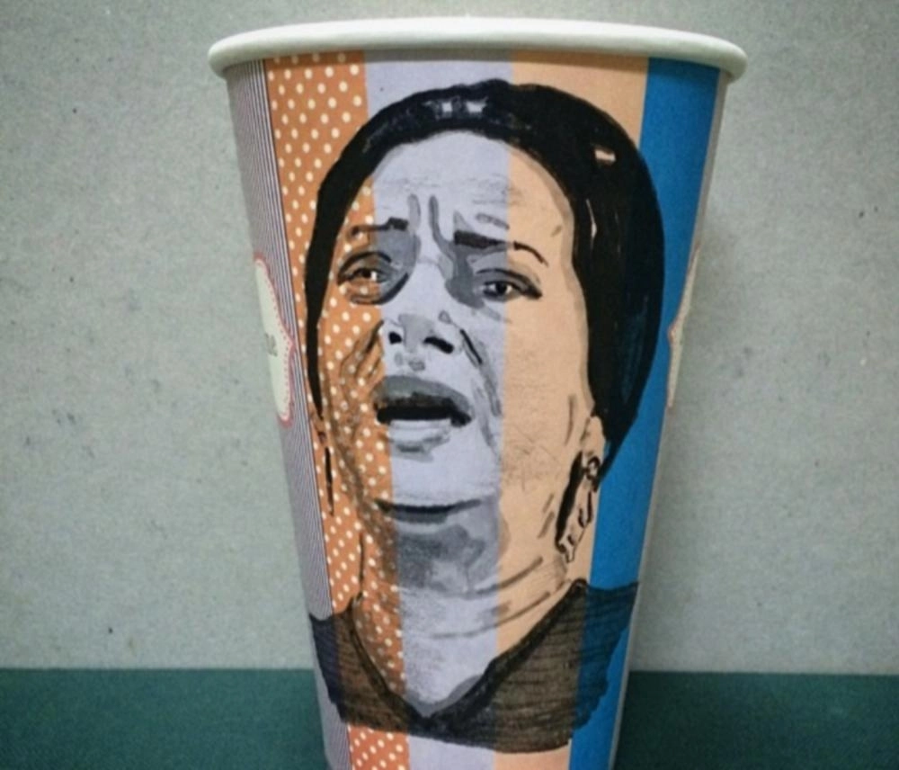 موال كلثومي على كوب ورق