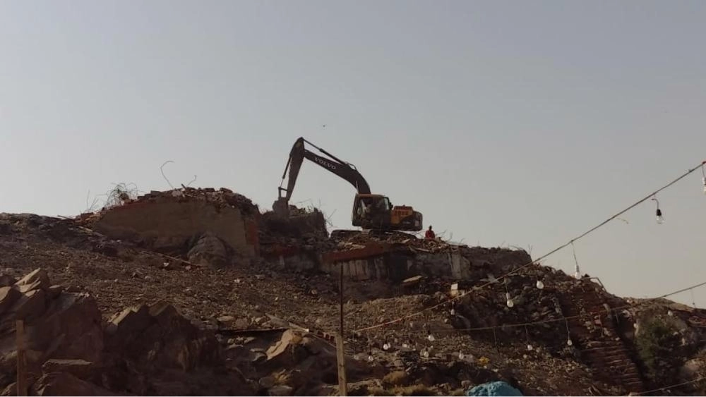 






من عمليات الإزالة                                                   (مكة)