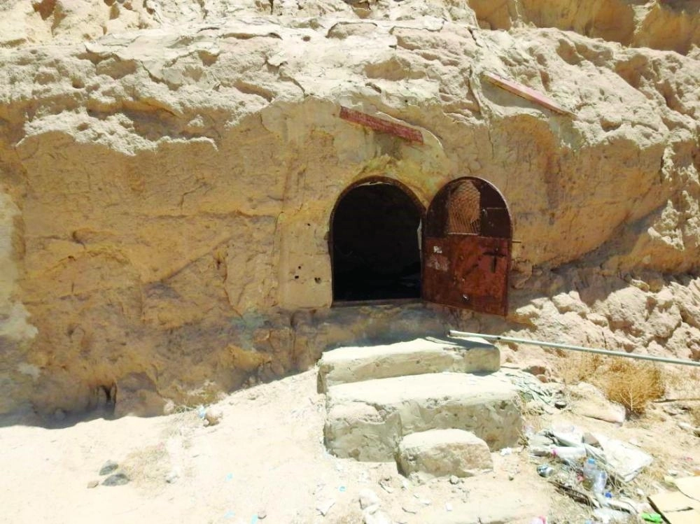 






أحد كهوف الحوثي بصعدة                                                     (مكة)