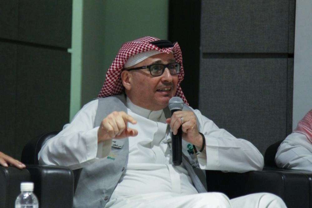 أبوعزاله خلال اللقاء (مكة)