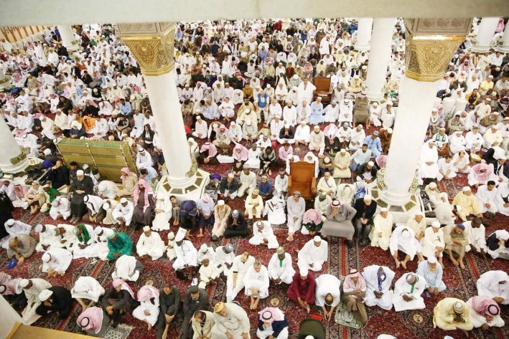 






من صلاة الجمعة في المسجد النبوي         (مكة)