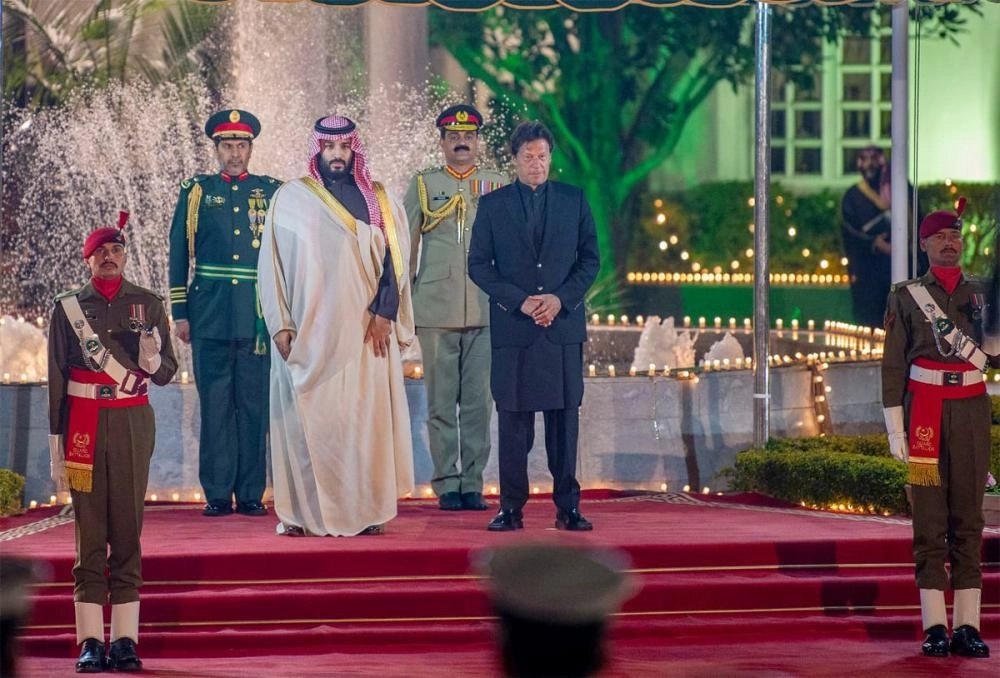 






من استقبال ولي العهد لدى وصوله إلى إسلام أباد                                                                                    (واس)