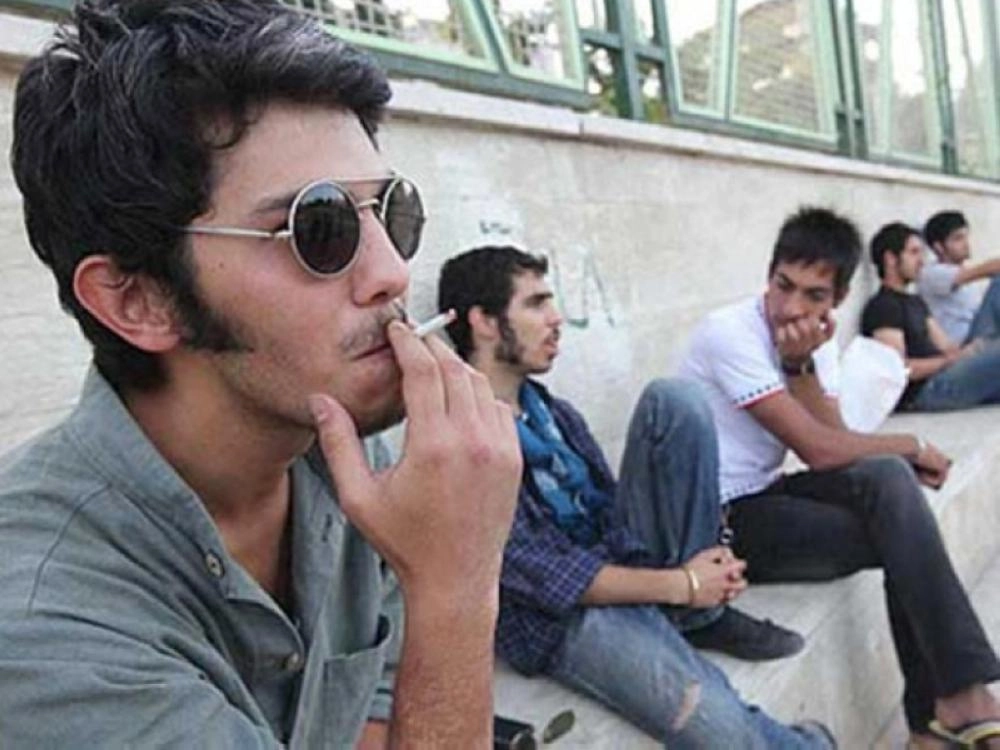 الشباب الإيراني بين القمع والتمرد