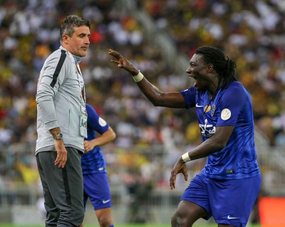 






جوميز محتفلا بهدفه مع المدرب ماميتش