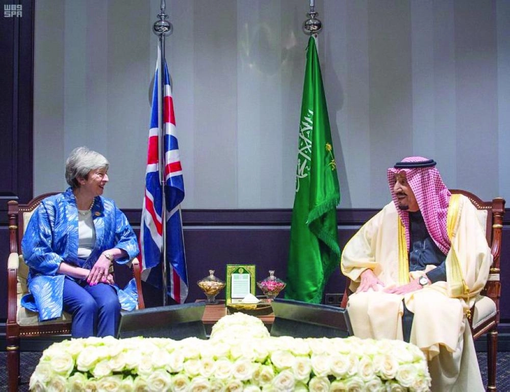 






خادم الحرمين لدى لقائه تيريزا ماي