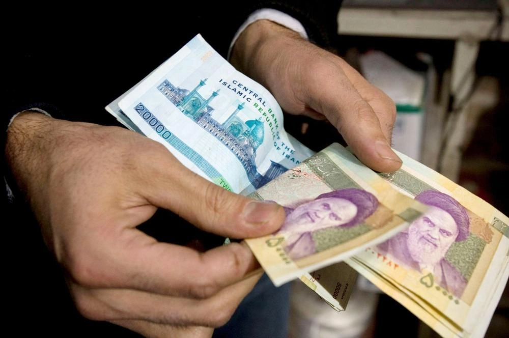 






العملة الإيرانية تتأثر بالعقوبات الجديدة                                                                     (مكة)