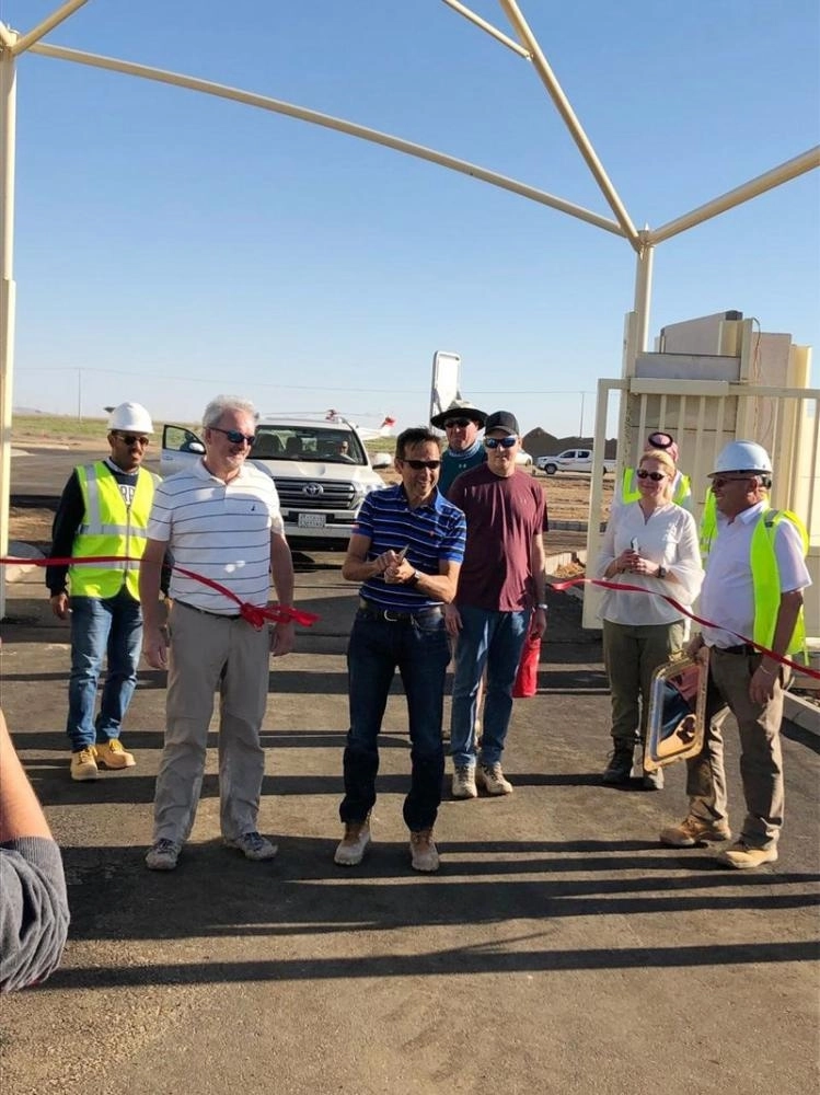 






باغانو خلال تدشين العمل بموقع المشروع                            (شركة البحر الأحمر)  