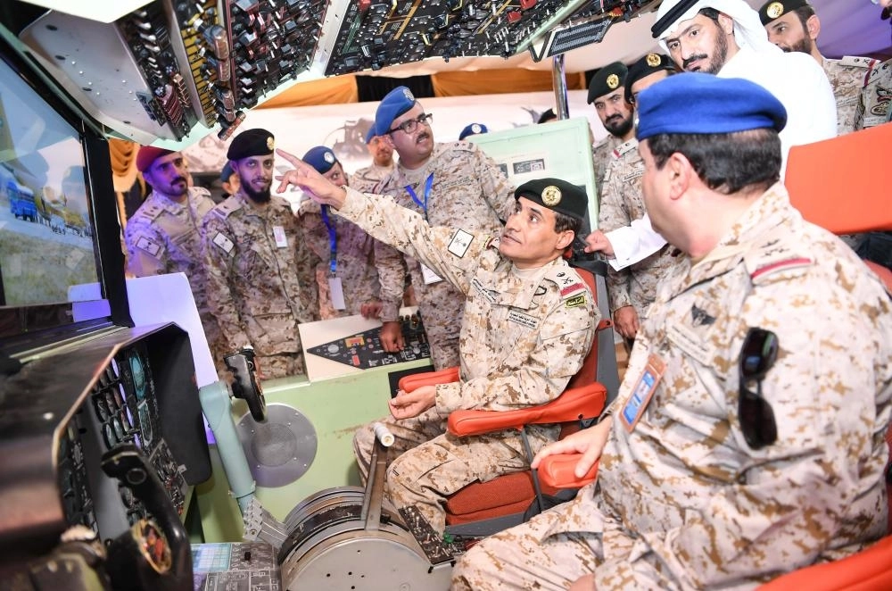 






من أركان معرض وزارة الدفاع المتنقل                (واس)