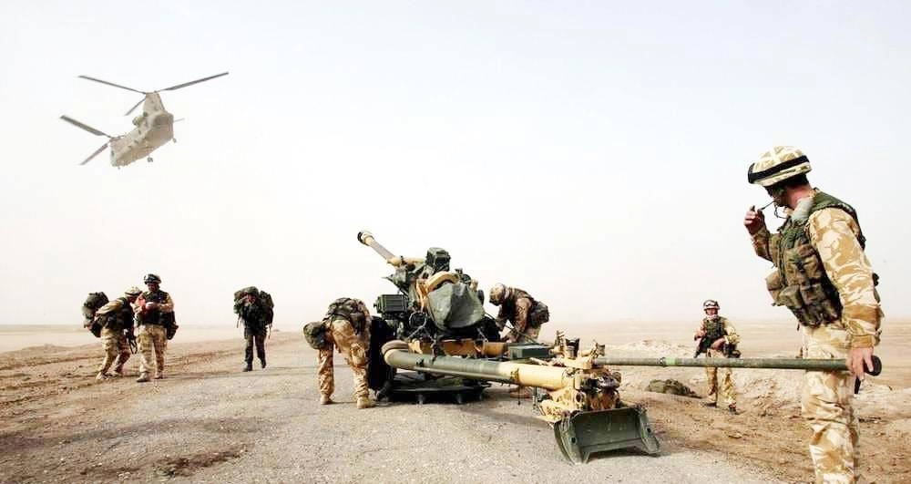 






القوات الأمريكية والبريطانية في حرب العراق 2002                                                                          (مكة)