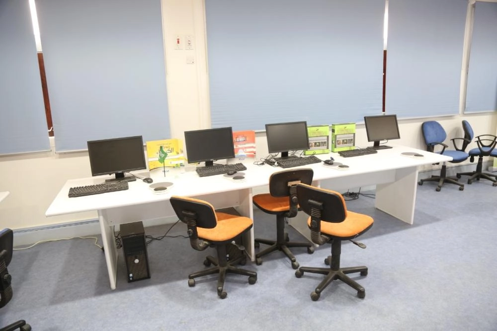 أحد المعامل في مركز المدينة المنورة (محمد عبداللطيف)