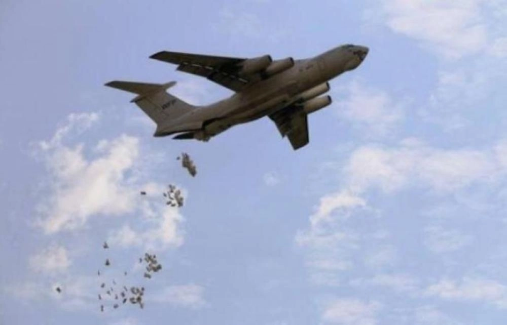 






إنزال جوي لدعم قبائل حجور                 (مكة)