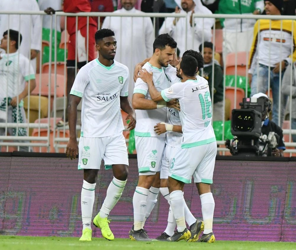 فرحة لاعبي الأهلي بهدف السومة (مكة)