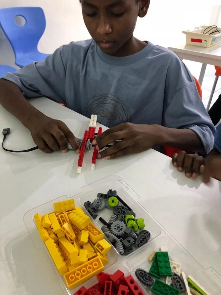 






الأطفال خلال البرنامج                    (مكة)