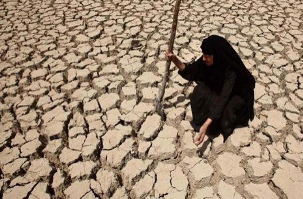 الأرض والبشر يبحثون عن نقطة ماء (National Council of Resistance of Iran)