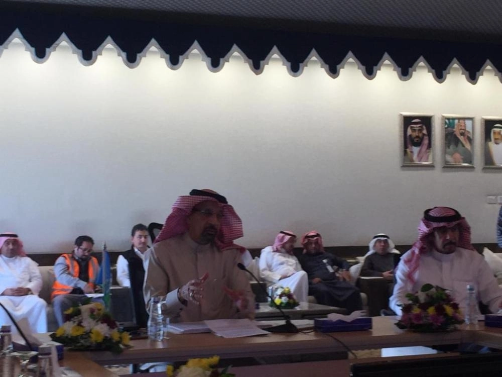 الفالح متحدثا في المؤتمر الصحفي برأس الخير (مكة)