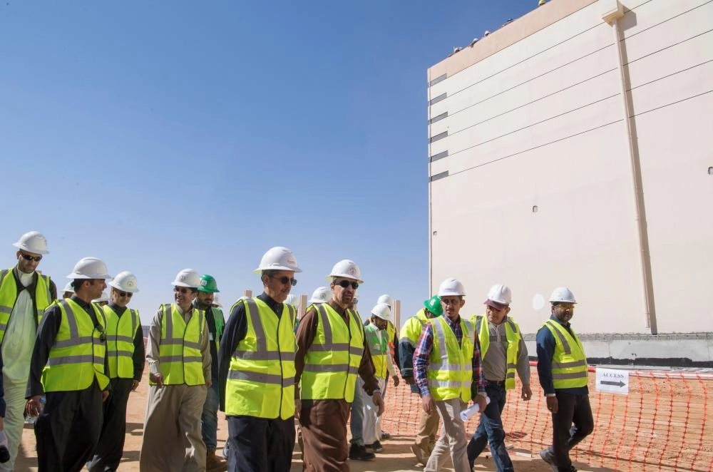 الفالح أثناء الجولة