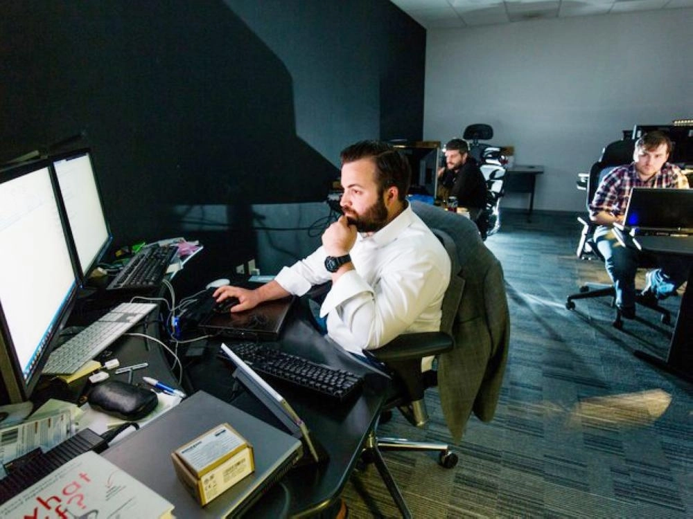 






القرصنة الإيرانية على الشبكة العنبكوتية                                            (مكة)