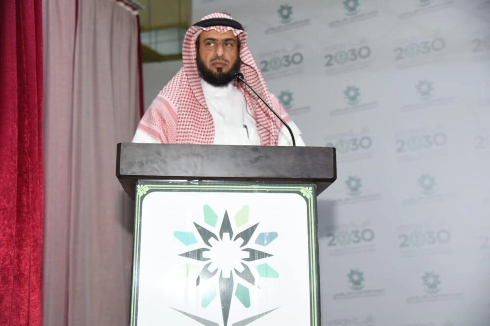 محمد الحارثي متحدثا خلال اللقاء (مكة)