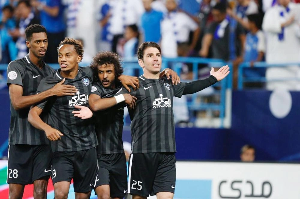 فرحة لاعبي الهلال بهدف سوريانو أمس (الاتحاد العربي)