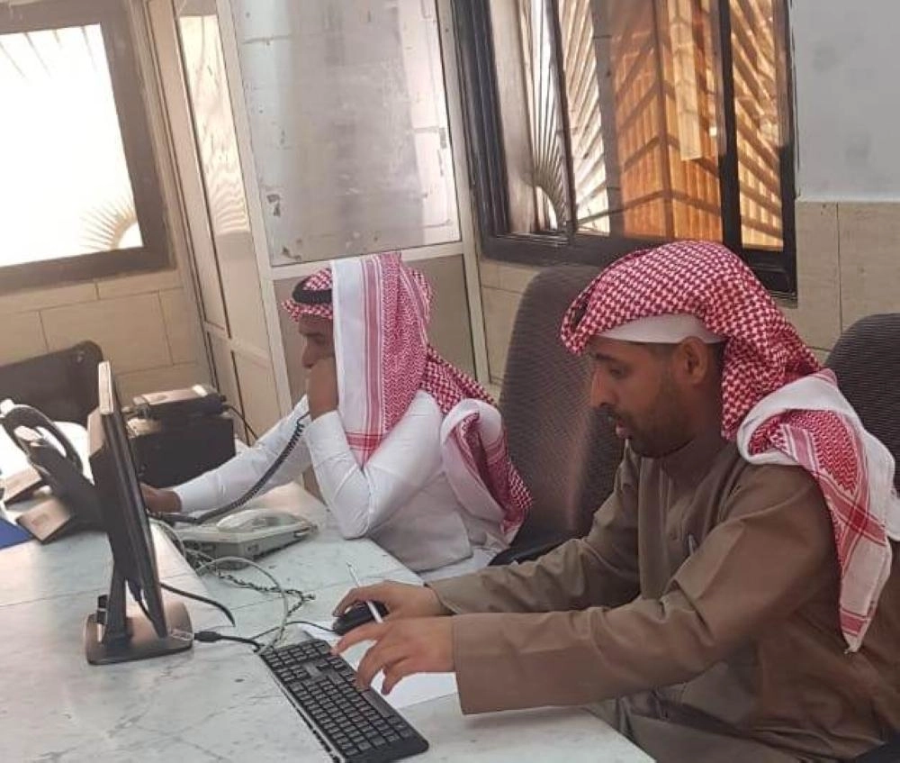 موظفو استقبال البلاغات بالأمانة