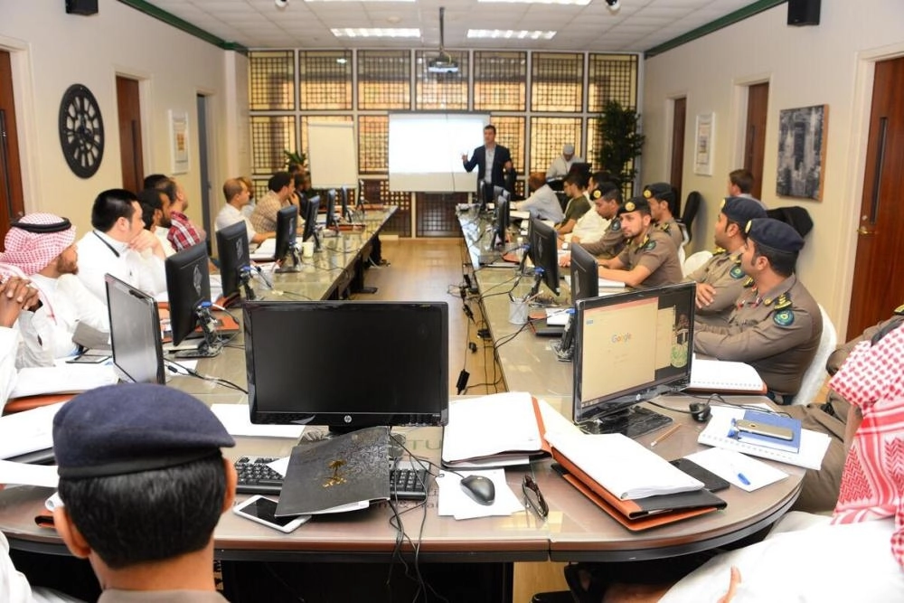 جانب من الدورات لمعهد البحوث والدراسات الاستشارية ( مكة )