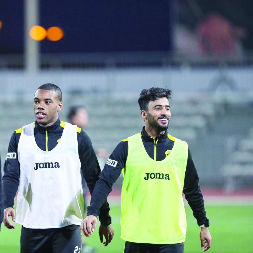 






ابتسامة في مران العميد                 (إعلامي الاتحاد)