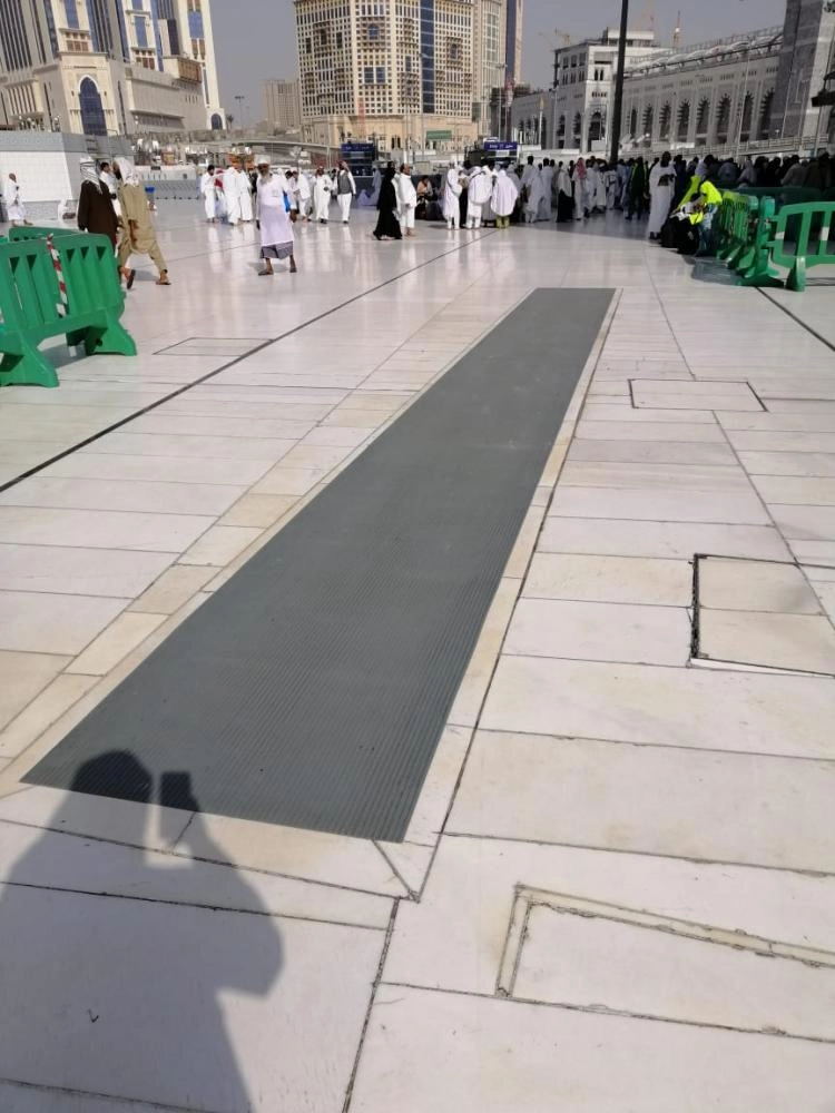 المشايات البلاستيكية فضية اللون2) (3)