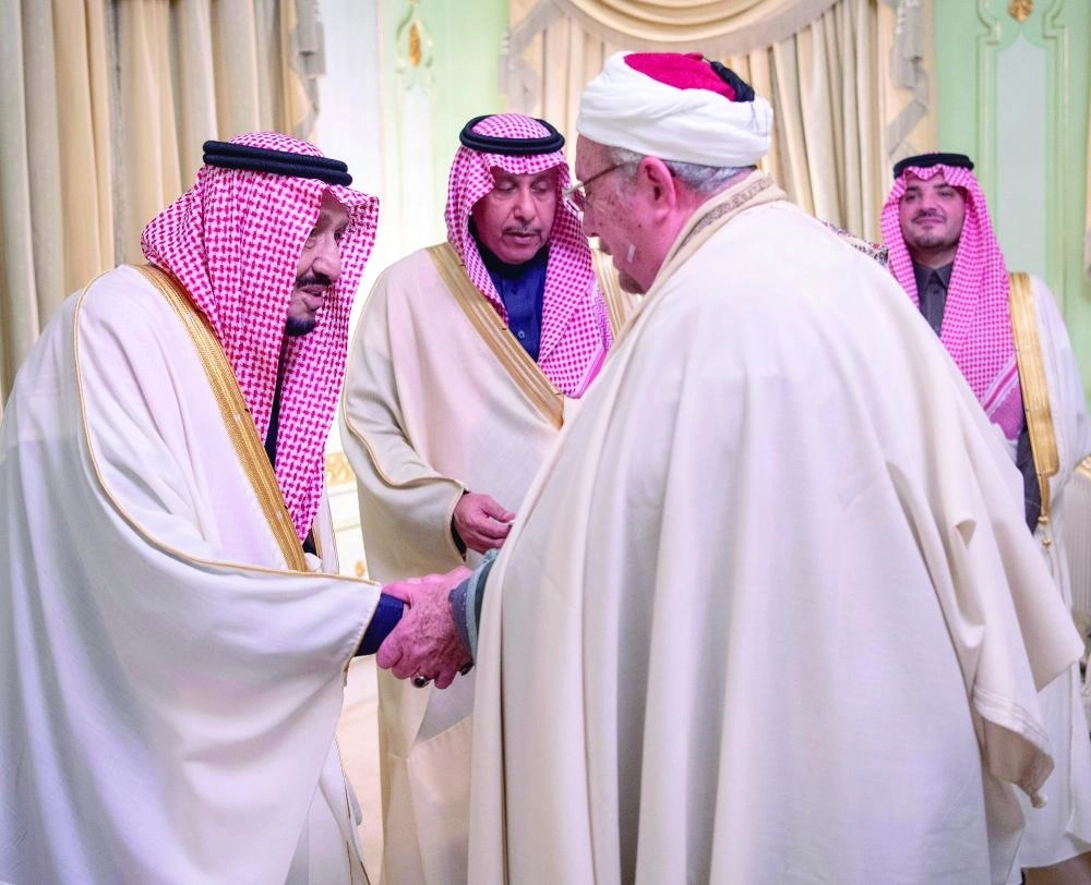 






.. ولدى استقباله أئمة جوامع تونس