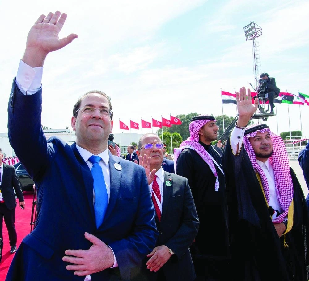 






من توديع الملك سلمان لدى مغادرته تونس