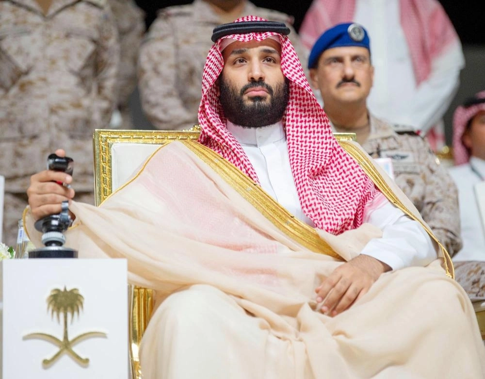 الأمير محمد بن سلمان مدشنا أول طائرة تدريب نفاثة من طراز "هوك"