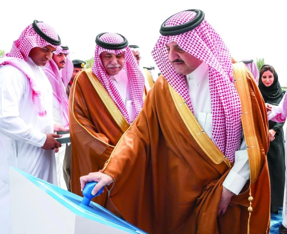 






سعود بن نايف خلال افتتاح بيبان                                                                (مكة)