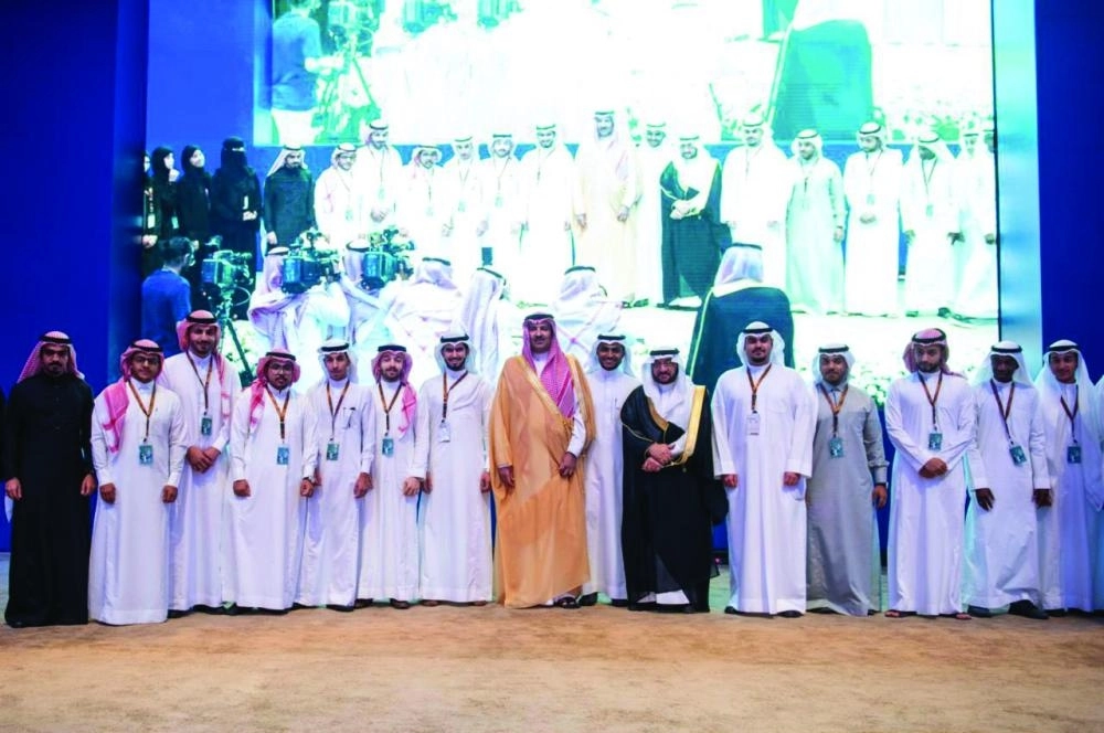 DST_5379240_Sat6_1111448731