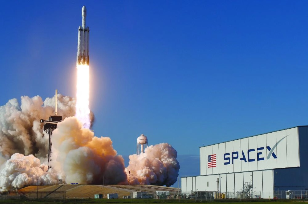 



الصاروخ لحظة إطلاقه  (د ب أ)