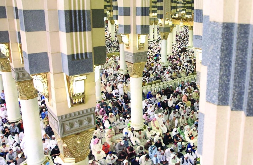 






من صلاة الجمعة في المسجد النبوي         (واس)